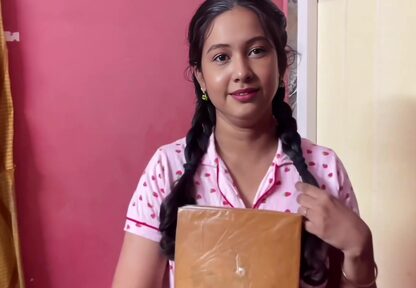 Student 18+ Gives Handjob For Extra Mark